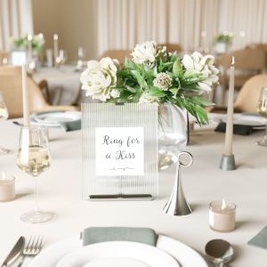 Малките акценти, които правят празничната маса специална