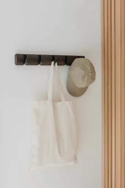 Оригинални закачалки за стена