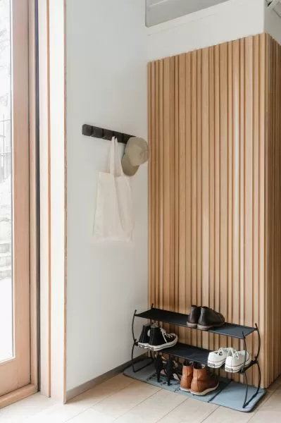 Интересни закачалки за стена