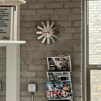 UMBRA RIBBON + FLIP 5 – стенен сет за антре и коридор