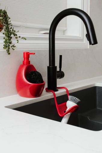 UMBRA JOEY PUMP/SCRUBBY RED