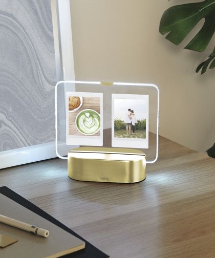 UMBRA GLO Рамка за 2 снимки 6х8см. с LED подсветка,златен