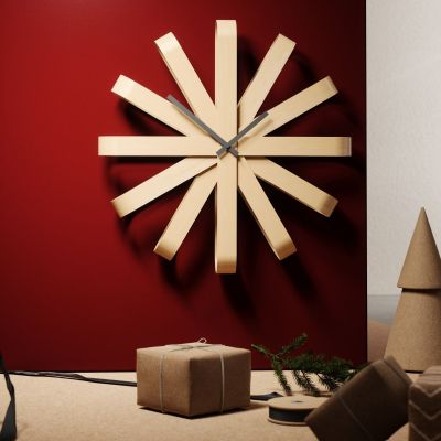 луксозен стенен часовник