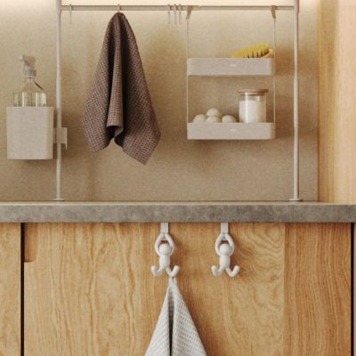 UMBRA BUDDY Комплект от 2 закачалки за врата на шкаф, бял