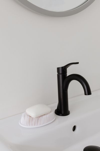 UMBRA GRASSY SOAP DISH WHITE